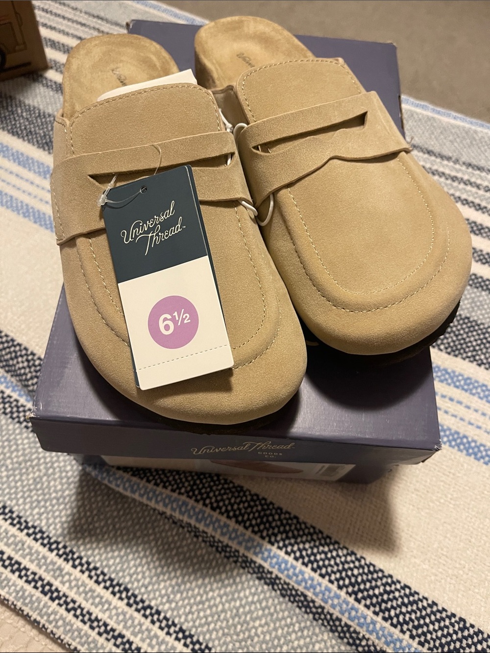 Universal Thread womens Slip-On Suede Mules in Tan